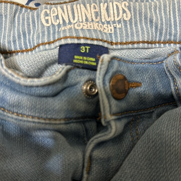 3 pairs of boys 3T jeans. - Picture 3 of 4